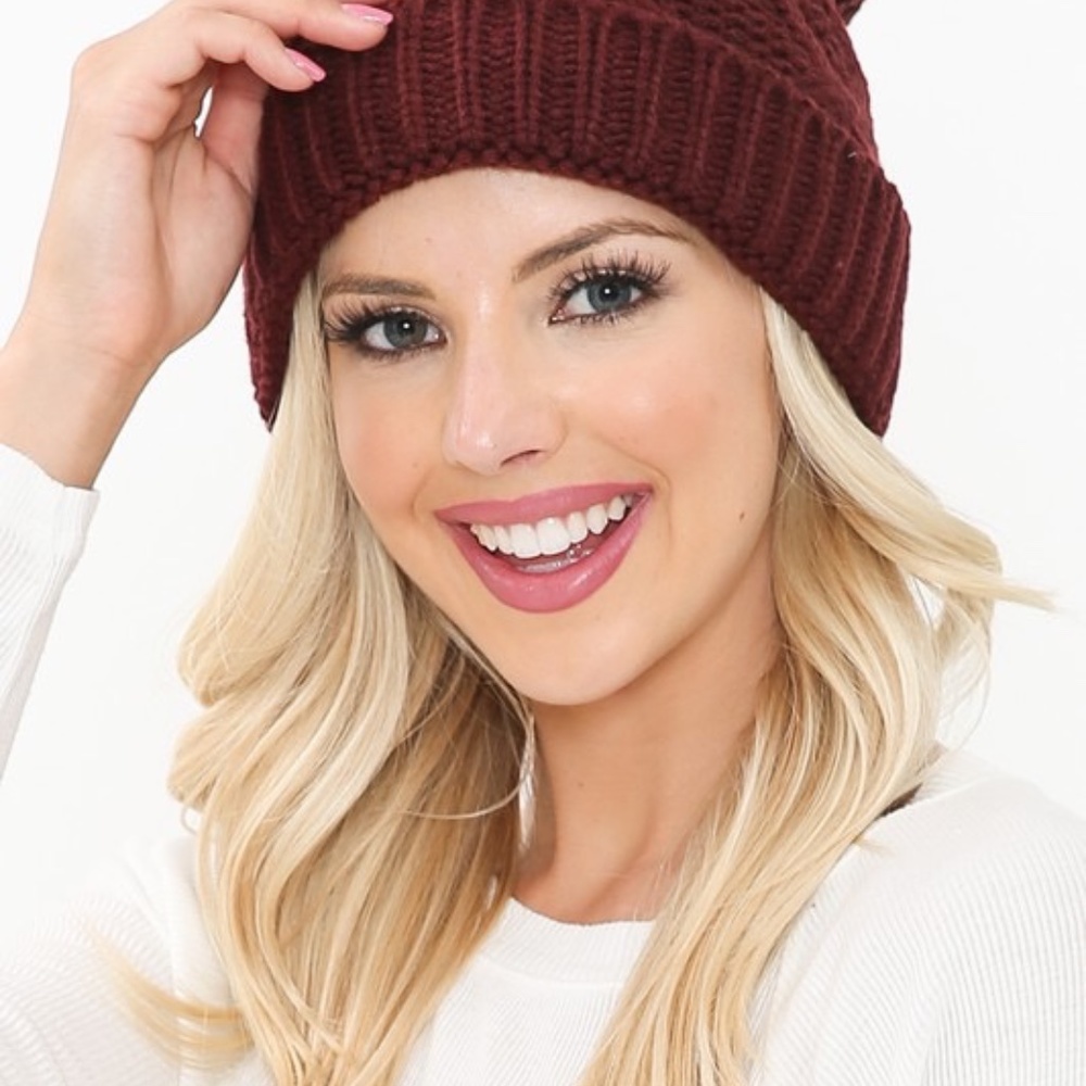 Cable Knit Beanie - Wine